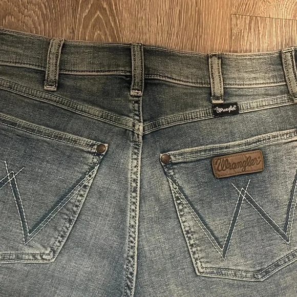 Wrangler denim jean blue shorts size 9 - Picture 2 of 6